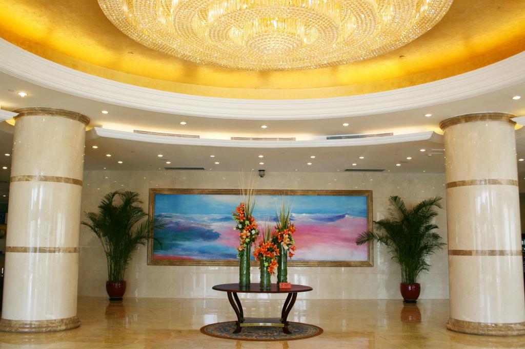 Plaza Hotel Beijing Bagian luar foto