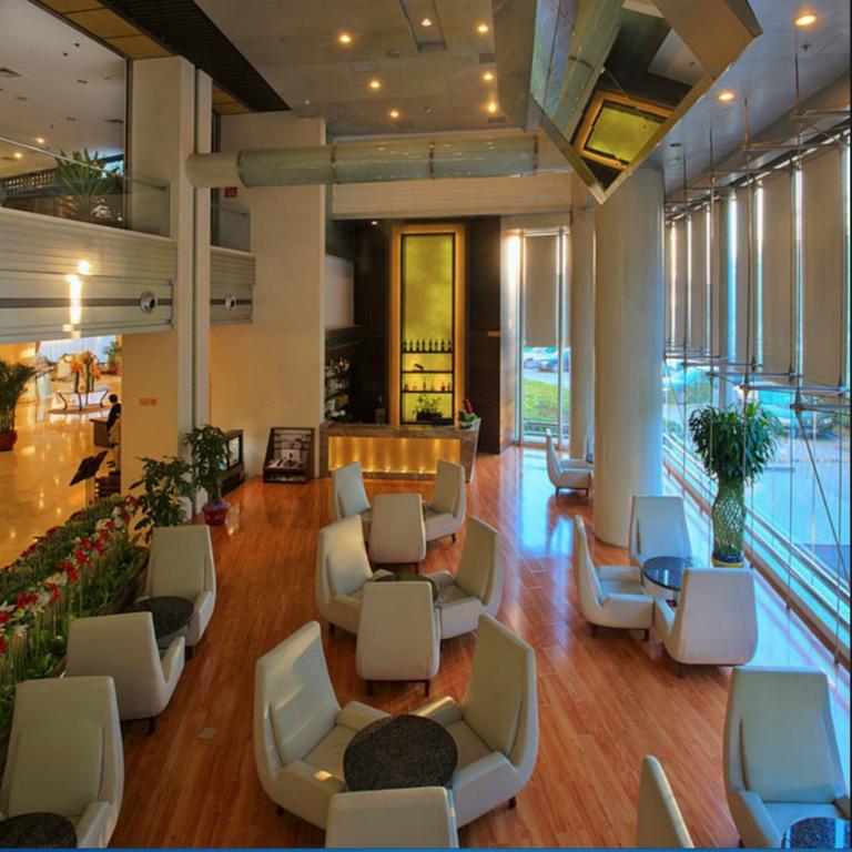 Plaza Hotel Beijing Bagian luar foto